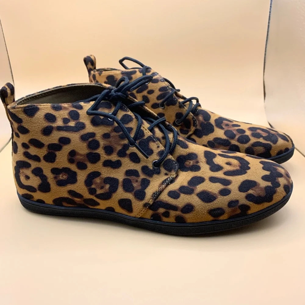 velvet texture LEOPARD BOOTIES - Picture 1 of 3